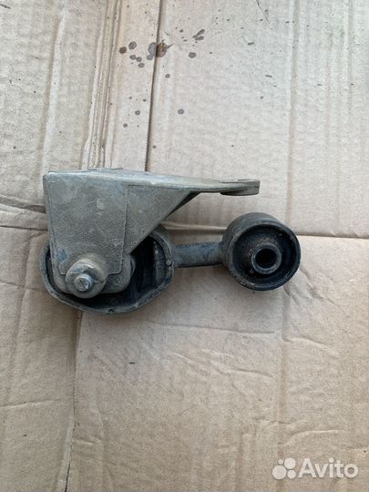 Кронштейн подушка двигателя opel vectra b 1,6