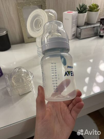 Молокоотсос avent ручной+бутылочка антиколиковая