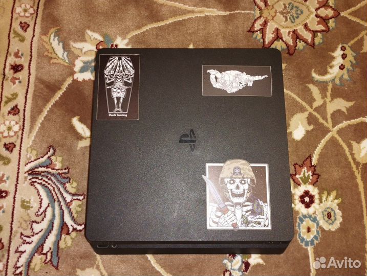 Игровая консоль Playstation 4