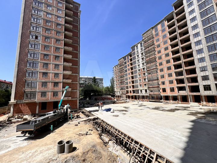 1-к. квартира, 57 м², 2/13 эт.