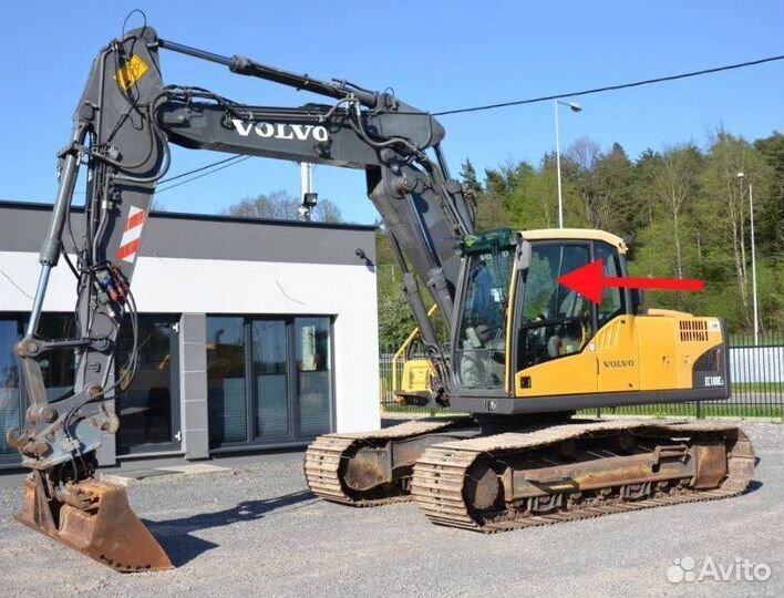 Стекло двери форточка на экскаватор Volvo EC 180