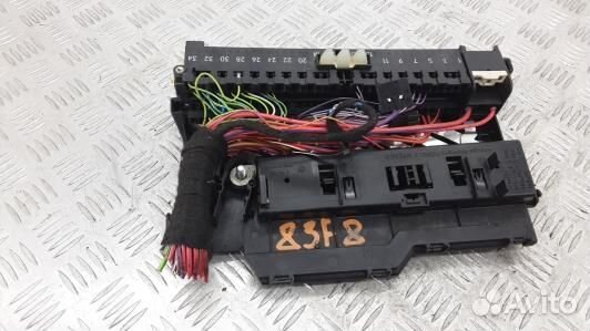 Блок предохранителей BMW X3 E83 (83F08M101)