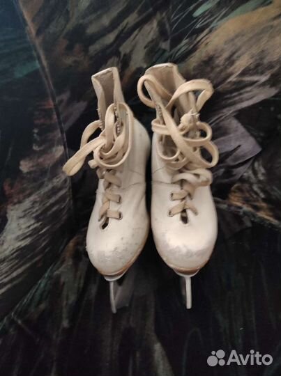 Коньки нат.кожа д/девочки р.29, 32