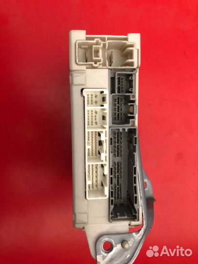 Блок предохранителей Lexus Gs 3