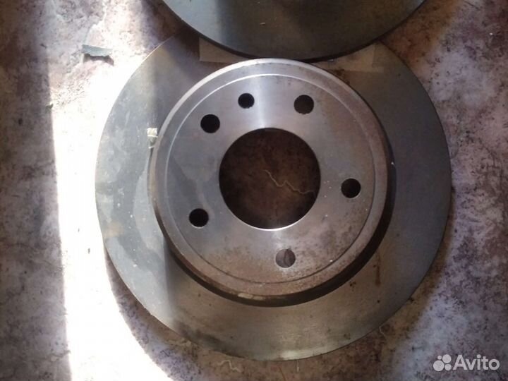 Диск тормозной задний BMW E32 86-92