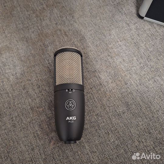 Студийный микрофон akg p420