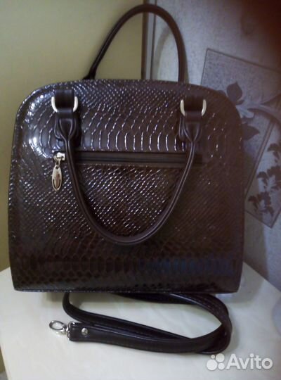 Сумка женская лакированная