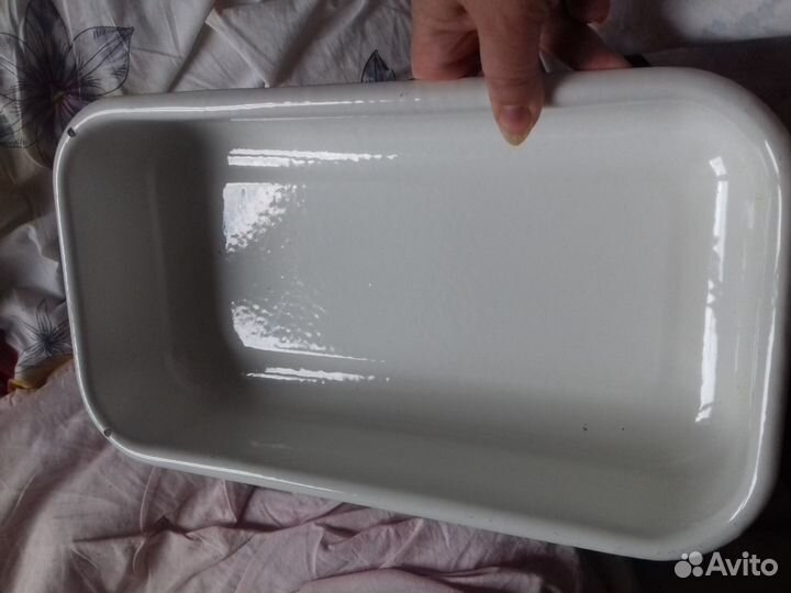 Лоток эмалированный 2,4 л, кастрюля 1,5 л