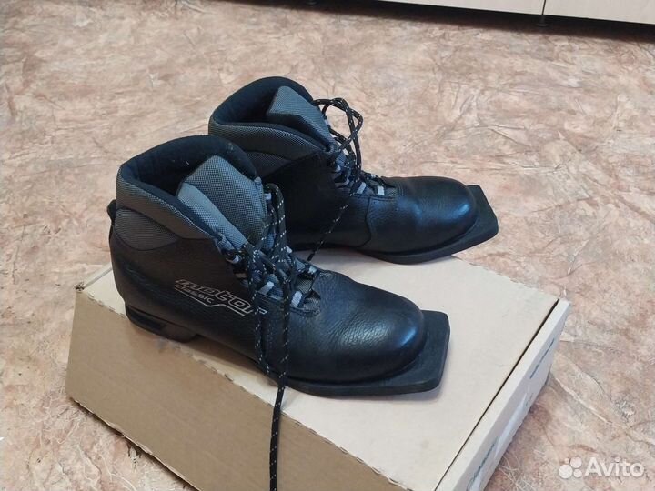 Лыжные ботинки 38