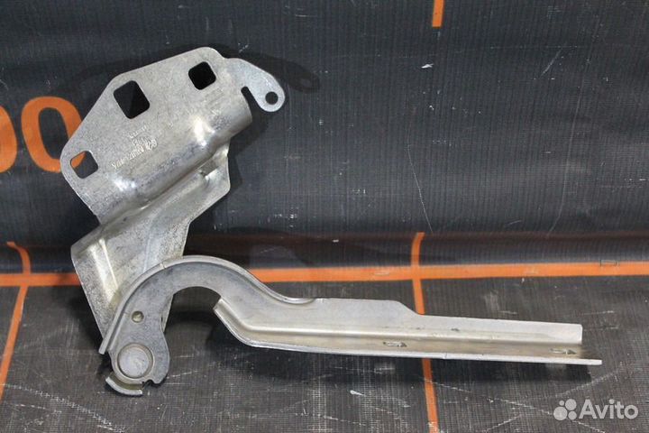 Петля капота правая - Volkswagen Passat CC