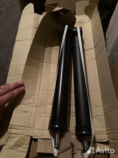 Амортизаторы задние веста