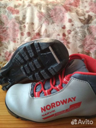 Лыжные ботинки 32