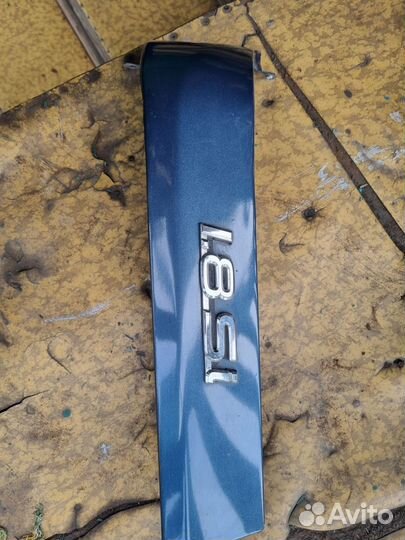 Планка/ресничка задних фар Тойота Карина