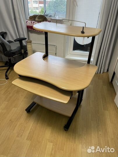 Компьютерный стол