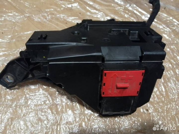 Крышка блока предохранителей Mercedes-Benz GLC-Кл