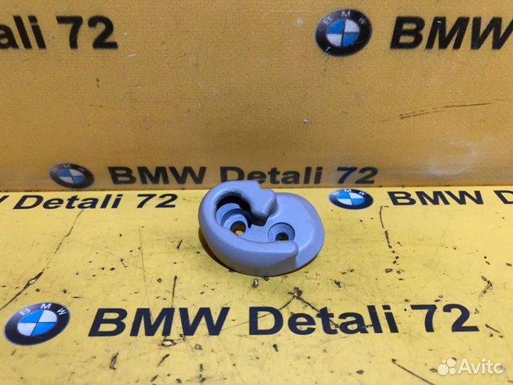 Направляющая шторки левая Mercedes Viano W639