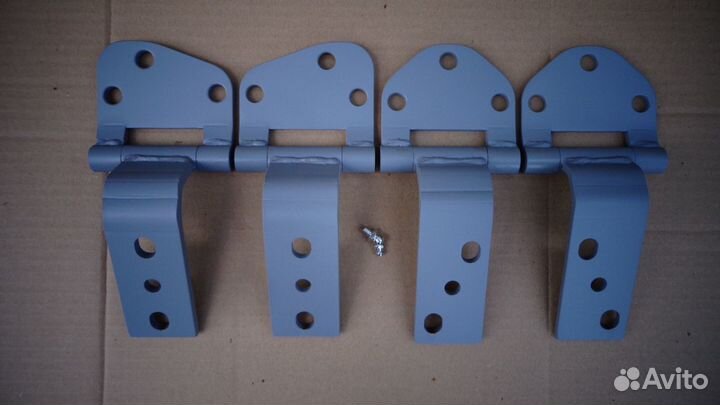 Петли на двери багажника Toyota Land Cruiser