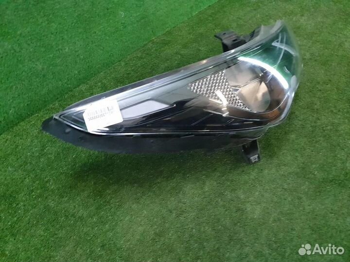 Фара правая Hyundai Solaris