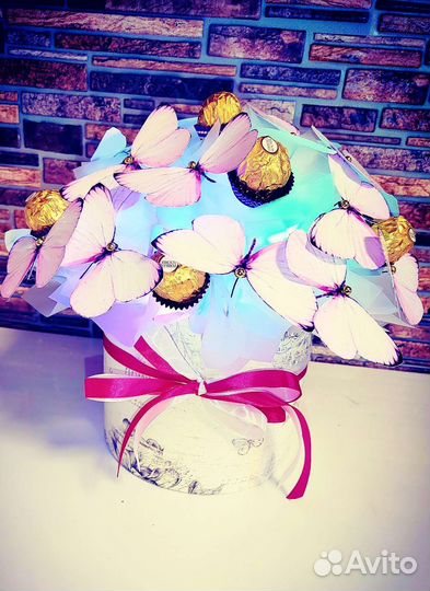 Бабочки в букете