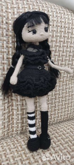 Кукла Уэнсдей Аддамс вязаная.ручная работа