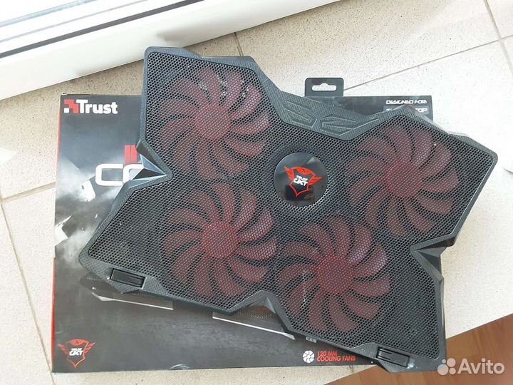 Охлаждающая подставка trust GXT