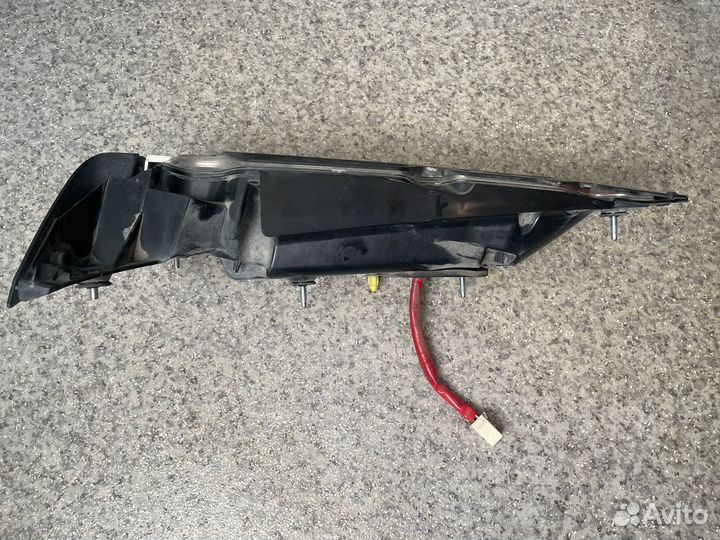 Фара багажника правая Lexus 570 (2015 - н