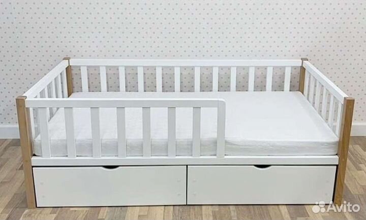 Детская кровать из массива дерева