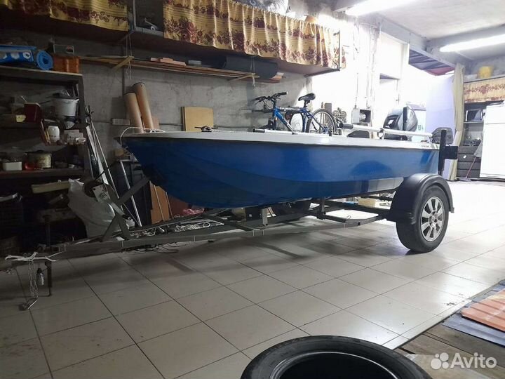 Лодка Кайман 300 с прицепом