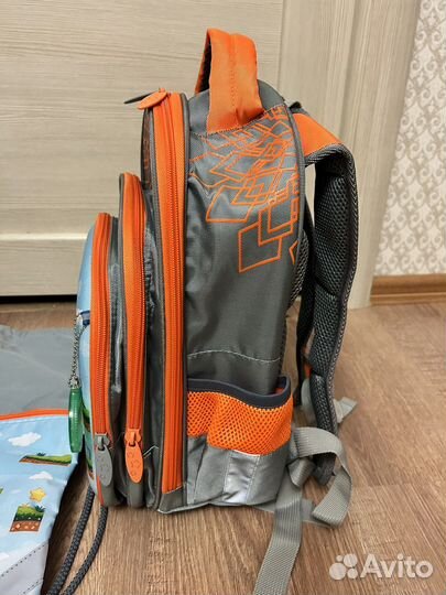 Рюкзак школьный