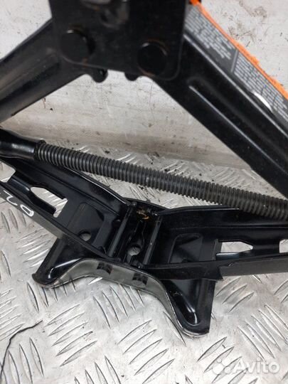 Домкрат Opel Insignia хэтчбэк 5 дв. 2.0 2009