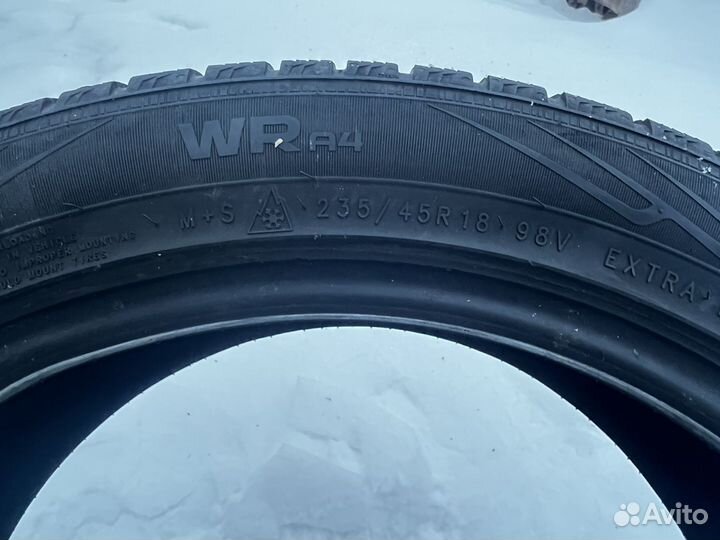 Nokian Tyres WR A4 235/45 R18