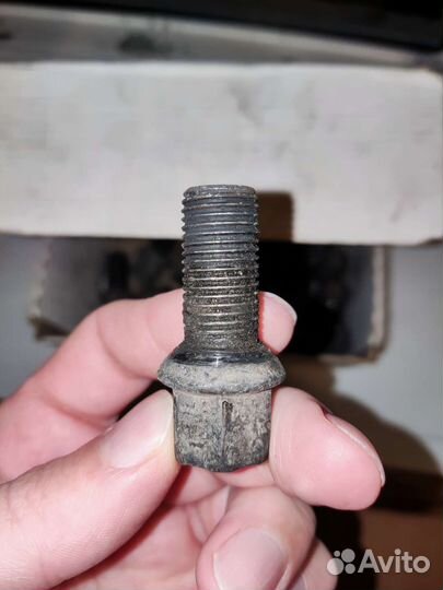 Болты колёсные VAG