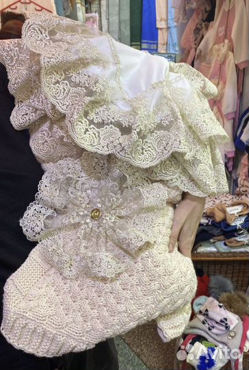 Уголок кружевной на выписку