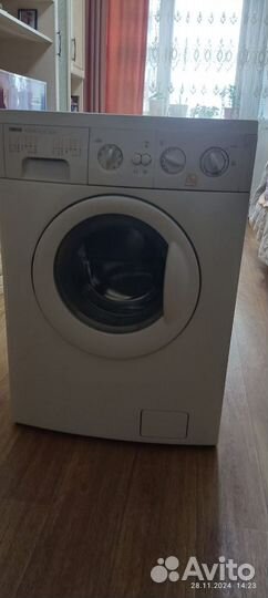 Стиральная машина zanussi FA832-1