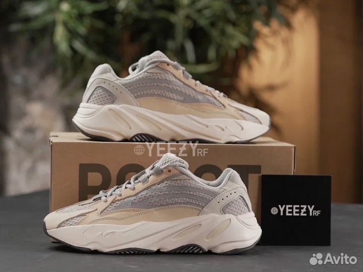 Кроссовки Adidas Yeezy Boost 700 V2 Cream