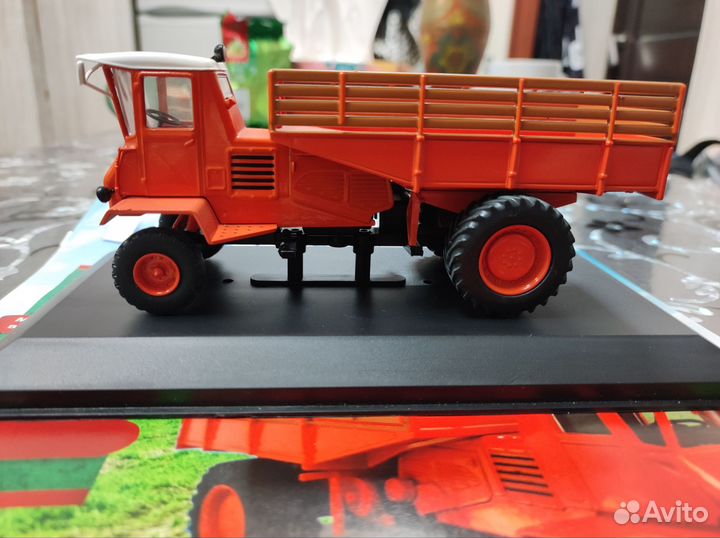 Модель трактора сш-75 Таганрожец