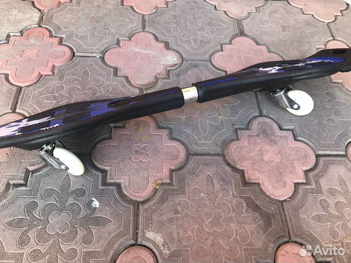 Роллерсерф (двухколёсный скейтборд)