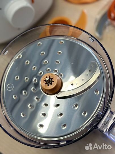 Кухонный комбайн Philips HR7310