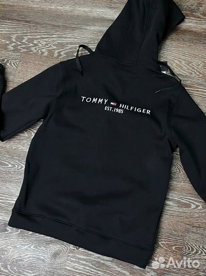 Зимний спортивный костюм от Tommy Hilfiger