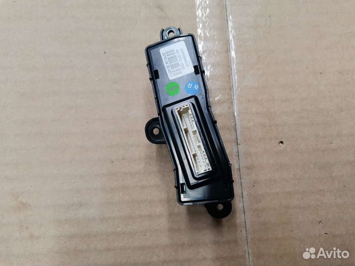 Блок кнопок подогрева Kia Cerato 4