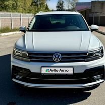 Volkswagen Tiguan 2.0 AMT, 2018, 58 900 км, с пробегом, цена 3 680 000 руб.