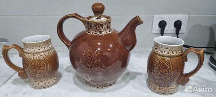 Кувшин с бокалами