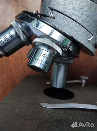 Микроскоп школьнику с подсветкой и стеклами