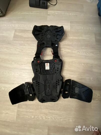 Панцирь черепахи Leatt 6.5