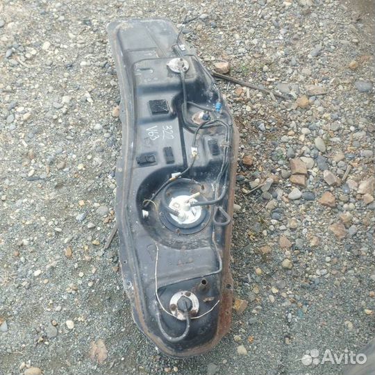 Топливный бак Mitsubishi pajero