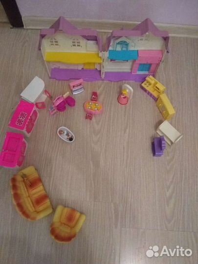 Домик кукольный с мебелью