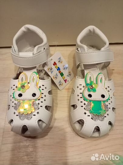 Сандали для девочки новые