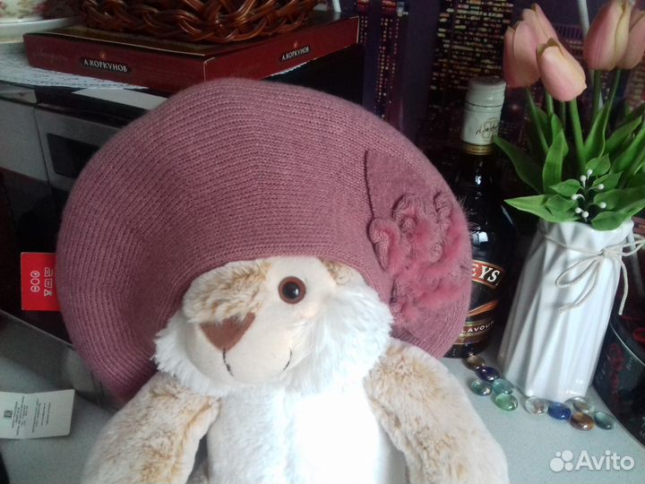 Новые шапки разные