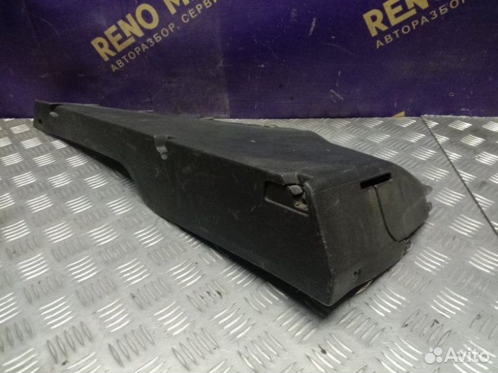 Обшивка багажника боковая задняя левая Renault