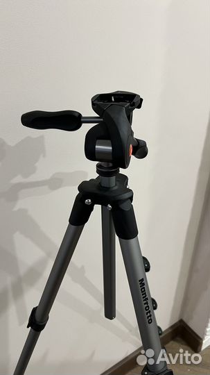 Штатив для фотоаппарата manfrotto